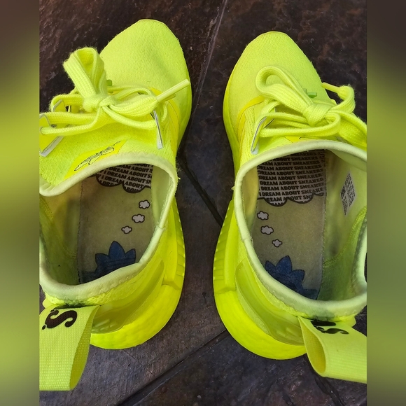 ADIDAS NMD R1 ☆ Solar Yellow ☆ Size 7.5 US Womens ☆ EUC ☆ GW7691 - Picture 7 of 9